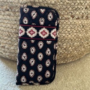 Vera Bradley eyeglass case. Great condition. Smoke free home.
